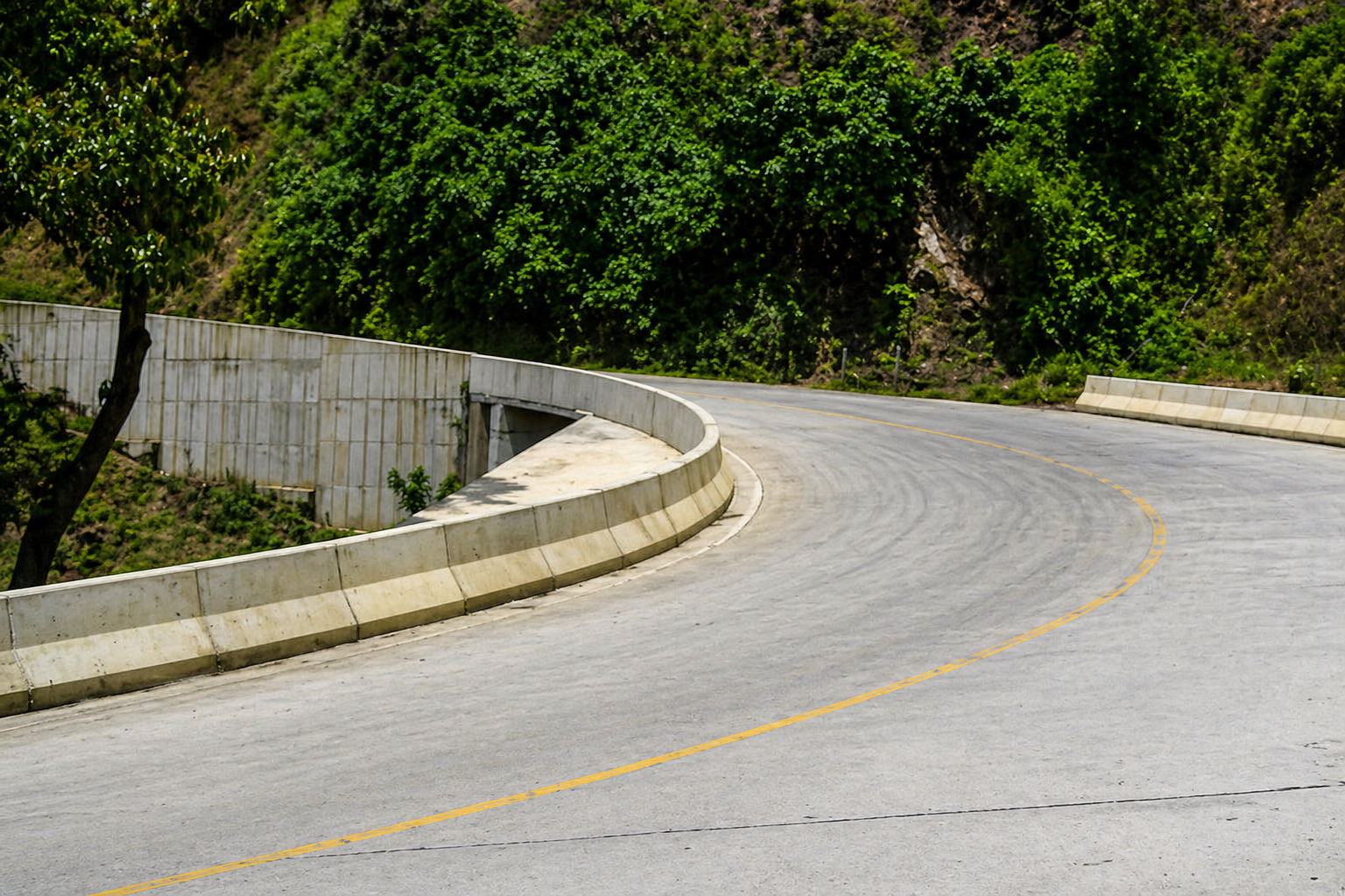 Corredor Medellín – Quibdó — Estudios hidráulicos y drenaje vial